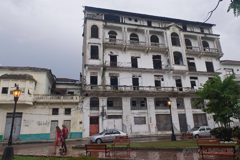 20101201_180409 D3S.jpg - Caasco Viejo from Plaza Herrara.  Some of these buildings have seen better days